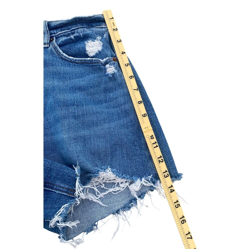 Abercrombie and Fitch The 4" Mom Short High Rise - Size 28/6 - Picture 4 of 7